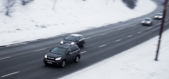 Verkeersgeluid is helaas een vaak verwaarloosd probleem. Het geluid van de banden tijdens het rijden kan het rijplezier verpesten. Verkeersgeluid is helaas een vaak verwaarloosd probleem. Het geluid van de banden tijdens het rijden kan het rijplezier verpesten.