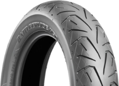 Close-up van het loopvlak Bridgestone Battlecruise H50 140/90 B16 77 H Rear TL