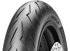 Close-up van het loopvlak Pirelli Diablo Rosso Scooter 120/70 R14 55 H Front TL M/C