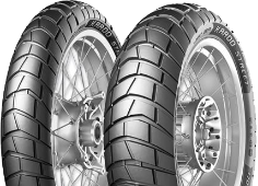 Close-up van het loopvlak Metzeler Karoo Street 150/70 R18 70 V Rear TL