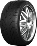 Close-up van het loopvlak Kenda Kaiser KR20A 265/35 R18 93 W E-mark