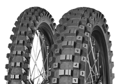 Close-up van het loopvlak Mitas Terra Force - MX MH 60/100-12 36 M Front TT NHS Red, Green Medium Hard