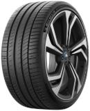 Close-up van het loopvlak Michelin Pilot Sport EV 275/35 R21 103 Y XL, AO, Acoustic
