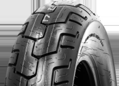 Close-up van het loopvlak Dunlop D404 150/80-16 71 H Rear TL Q