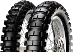 Close-up van het loopvlak Pirelli Scorpion Rally 150/70 R18 70 R Rear TL M+S