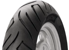 Close-up van het loopvlak Avon AM63 Viper Stryke 110/90-12 64 P Front TL RF